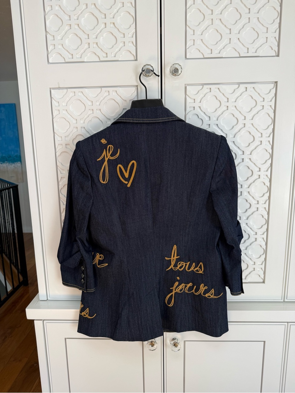 CINQ A’ SEPT NWOT Navy Blazer with Gold Script Embroidery. - Picture 5 of 5
